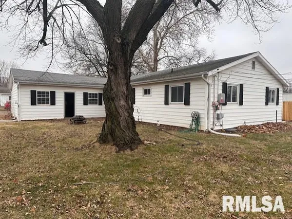 $185,000 | 403 Pendik Street, Jacksonville, IL 62650