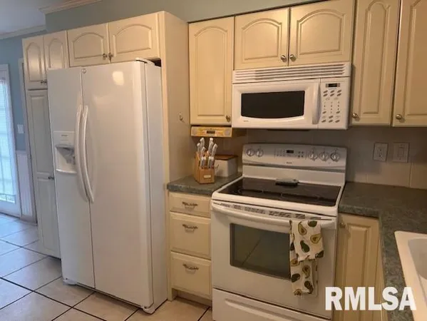 $185,000 | 403 Pendik Street, Jacksonville, IL 62650