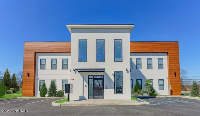 $2,500 | 1133 Loudon Road, Unit 201, Cohoes, NY 12047