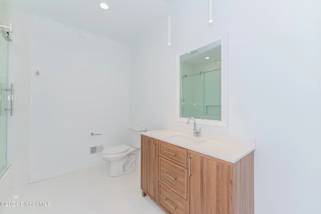 $2,500 | 1133 Loudon Road, Unit 201, Cohoes, NY 12047