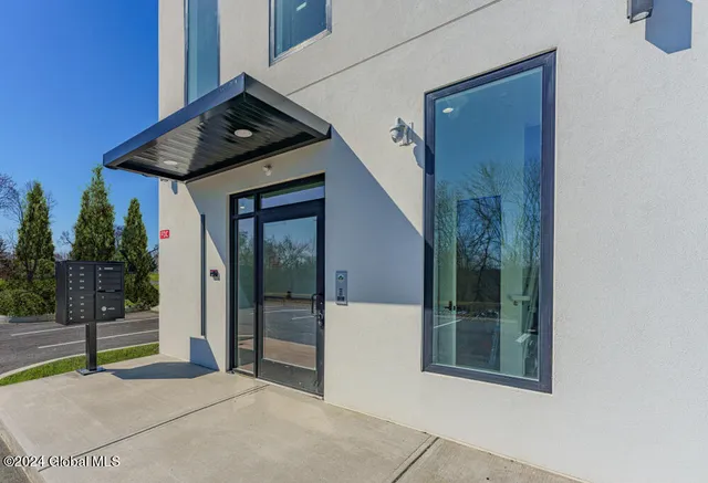 $2,500 | 1133 Loudon Road, Unit 201, Cohoes, NY 12047