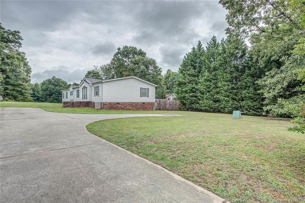 125 Cooks Lake Road Gastonia, NC 28056 - Photo 3 of 22