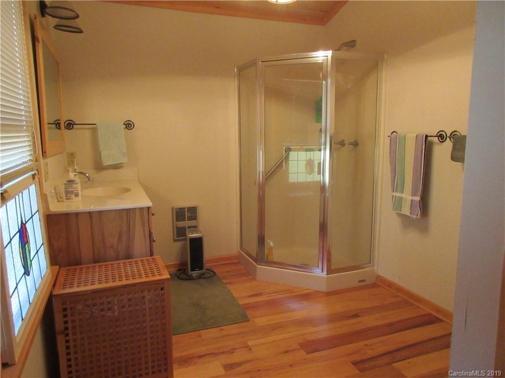 53 Lucerne Strasse Road, Unit 66 Marion, NC 28752 - Photo 24 of 30 Gallery Image 24