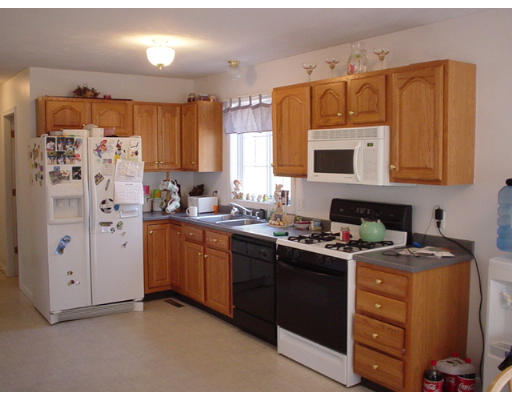 81 Howland Road Freetown, MA 02702 - Photo 4 of 9 Gallery Image 4