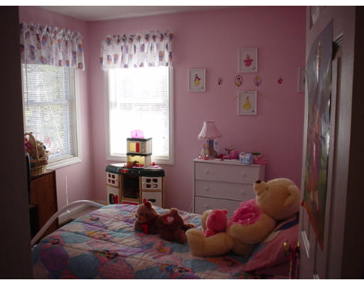 81 Howland Road Freetown, MA 02702 - Photo 7 of 9 Gallery Image 7