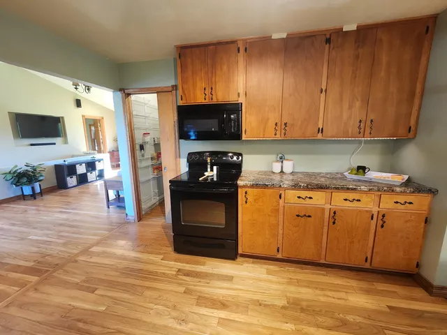 $459,500 | 2408 South Teut Road, Burlington, WI 53105