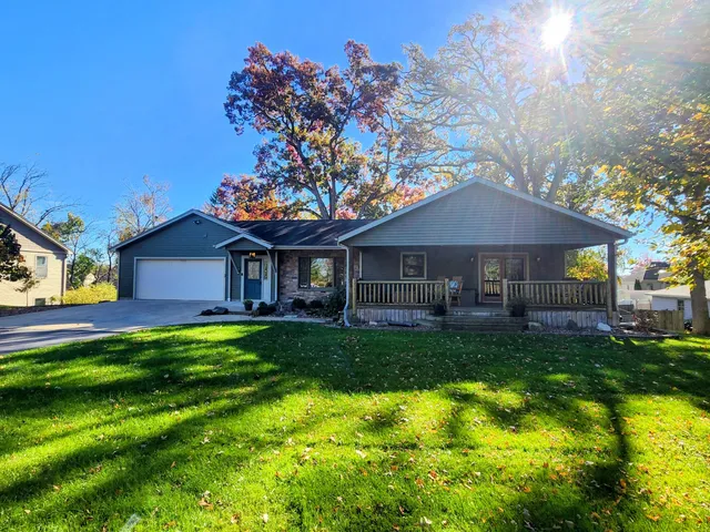 $459,500 | 2408 South Teut Road, Burlington, WI 53105