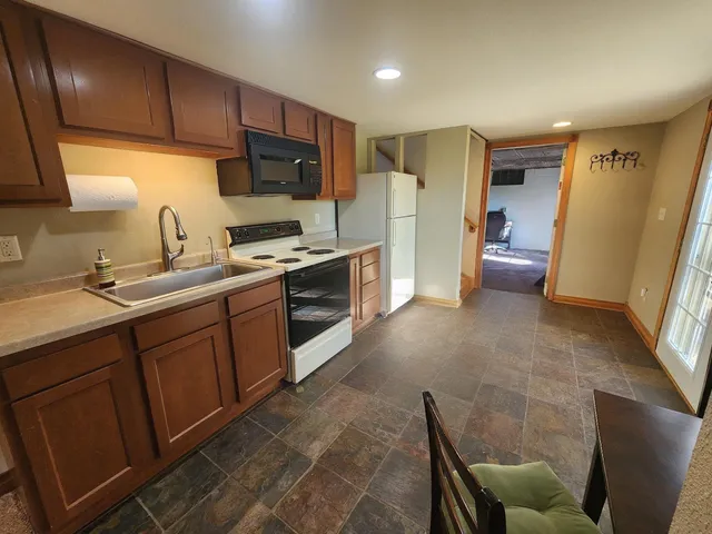 $459,500 | 2408 South Teut Road, Burlington, WI 53105