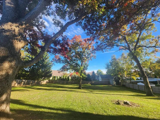 $459,500 | 2408 South Teut Road, Burlington, WI 53105