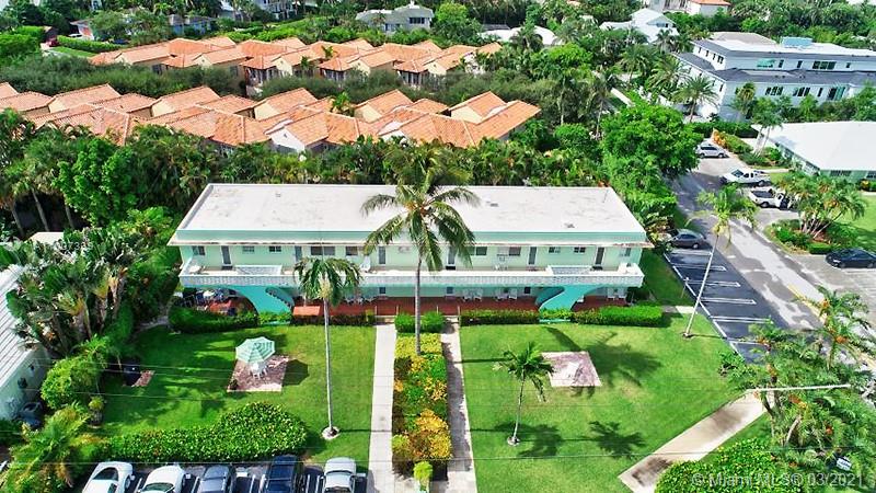 1006 Casuarina Road, Unit 9 Delray Beach, FL 33483 - Photo 3 of 17 Gallery Image 3