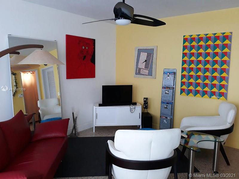 1006 Casuarina Road, Unit 9 Delray Beach, FL 33483 - Photo 6 of 17 Gallery Image 6