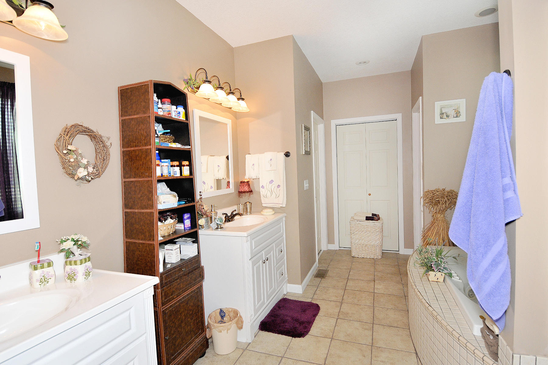 104 Duke Road Maryville, TN 37803 - Photo 14 of 29 104 Duke Road Master Bath 1 David Pozy