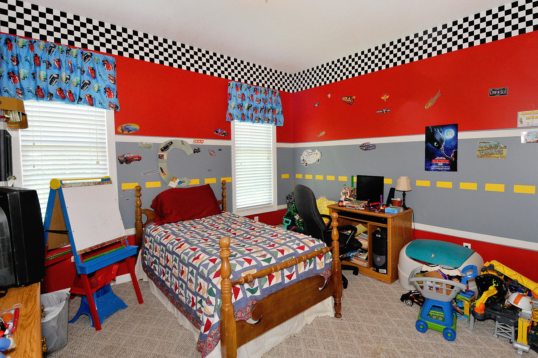 104 Duke Road Maryville, TN 37803 - Photo 18 of 29 104 Duke Road Bedroom 3 David Pozy