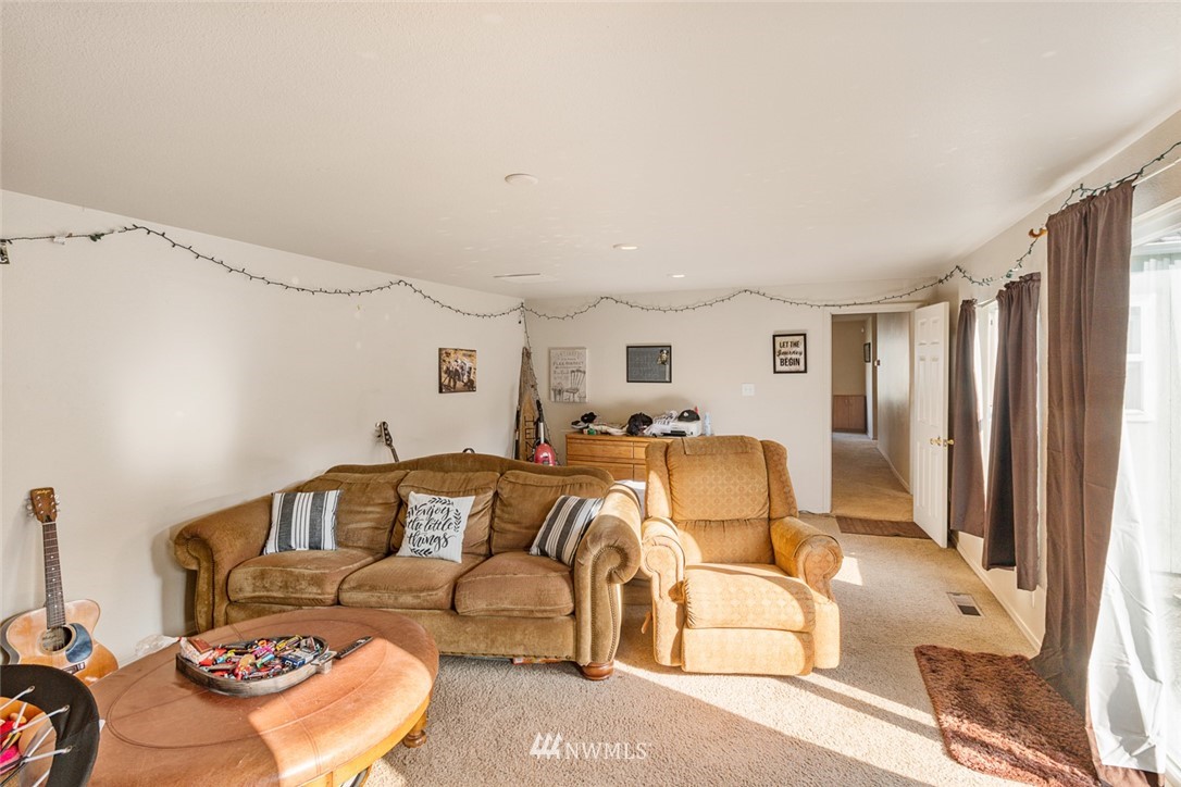 4915 Parker Road East Sumner, WA 98390 - Photo 15 of 25