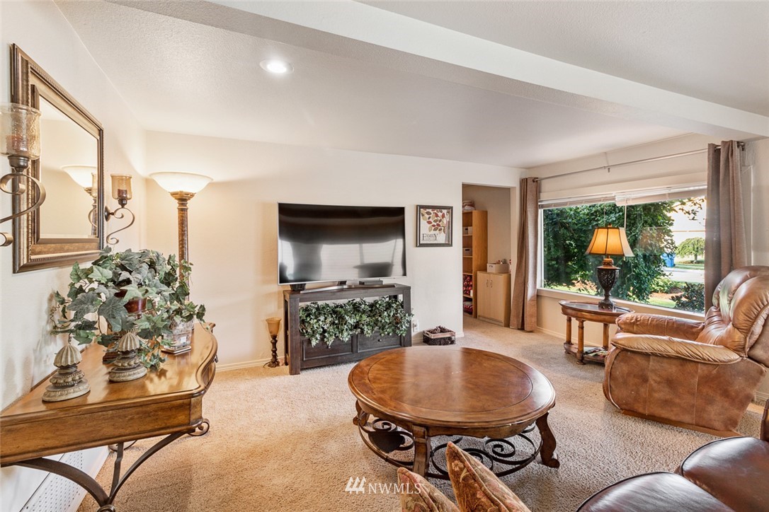 4915 Parker Road East Sumner, WA 98390 - Photo 6 of 25