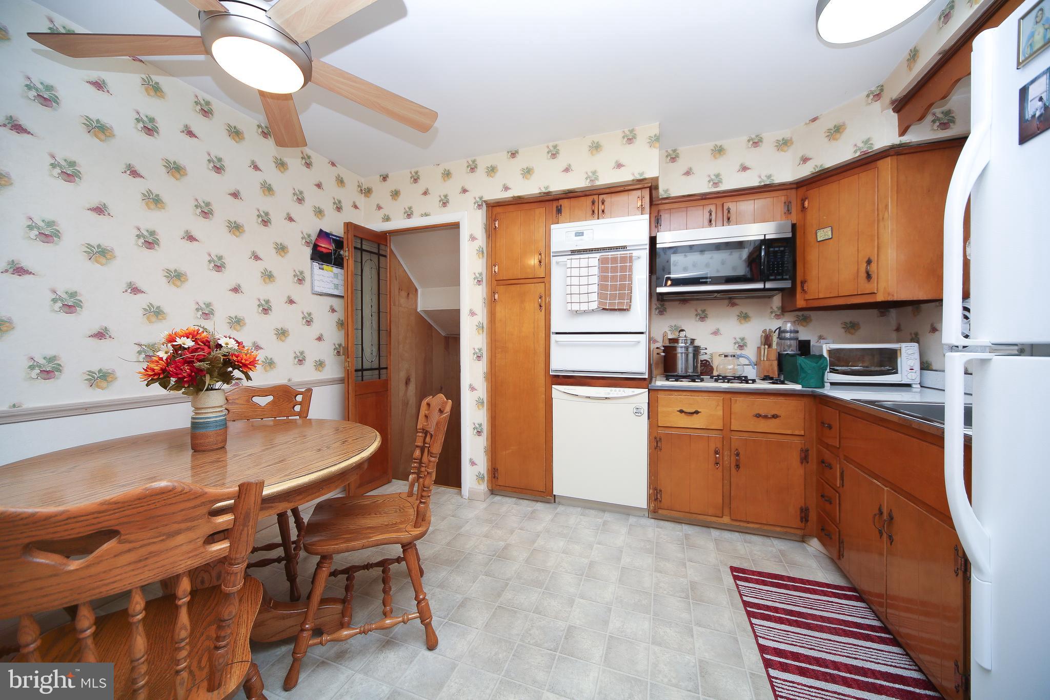 1035 Alpena Road Philadelphia, PA 19115 - Photo 12 of 29