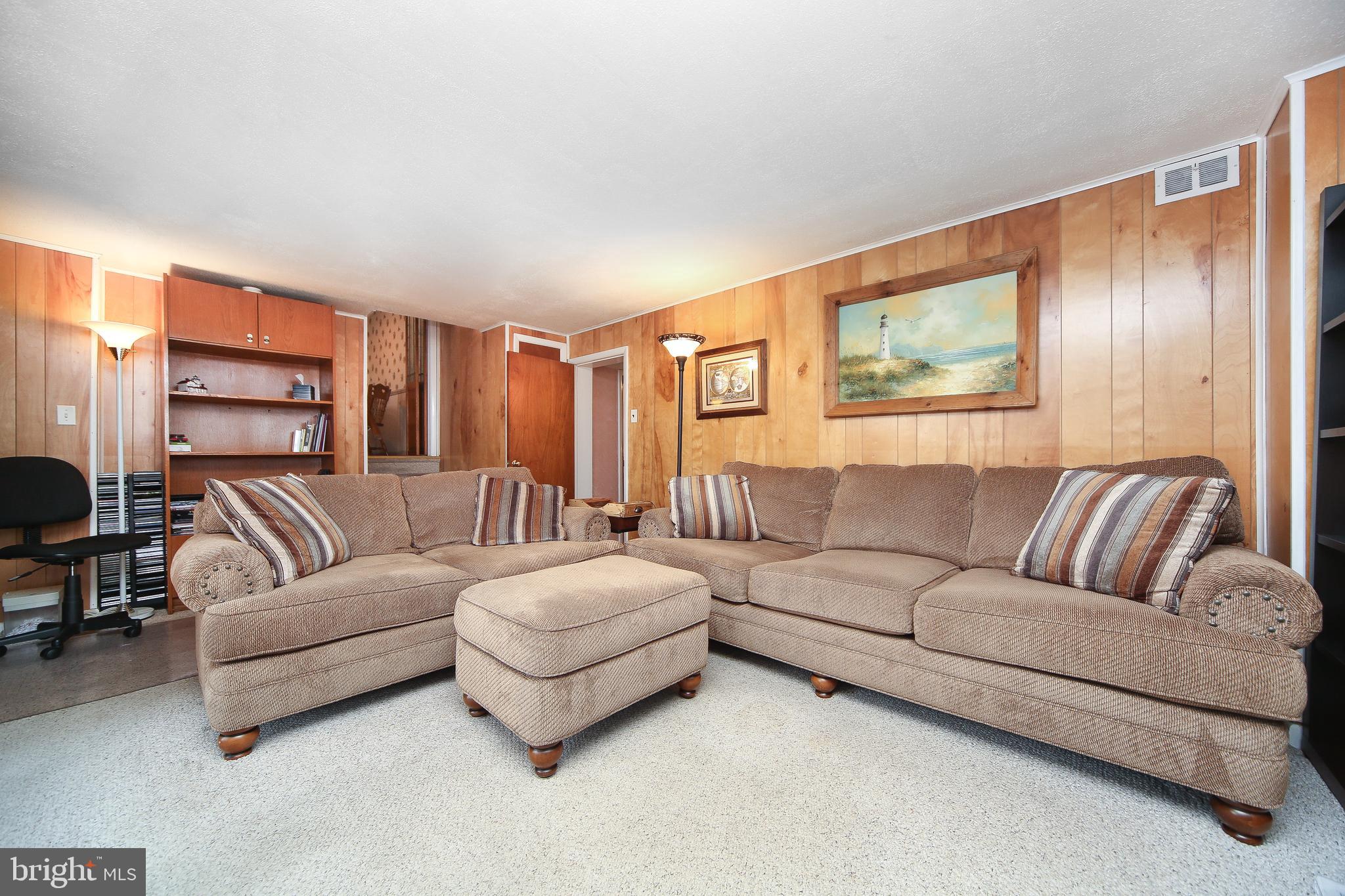 1035 Alpena Road Philadelphia, PA 19115 - Photo 18 of 29
