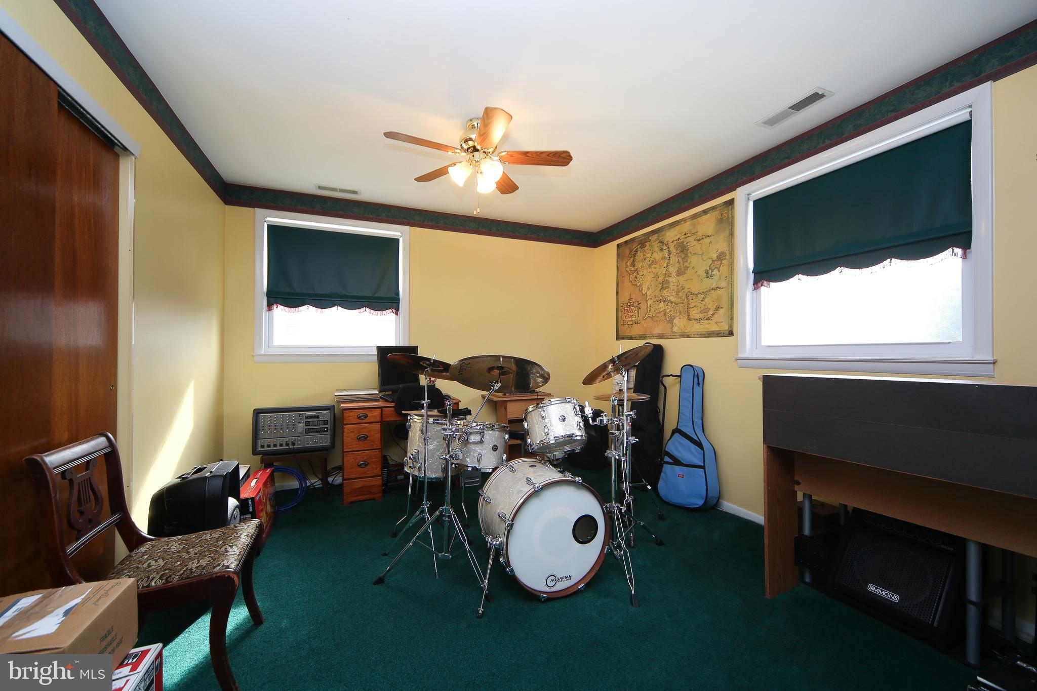 1035 Alpena Road Philadelphia, PA 19115 - Photo 26 of 29