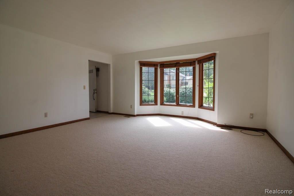 622 Snowmass Drive Rochester Hills, MI 48309 - Photo 9 of 28