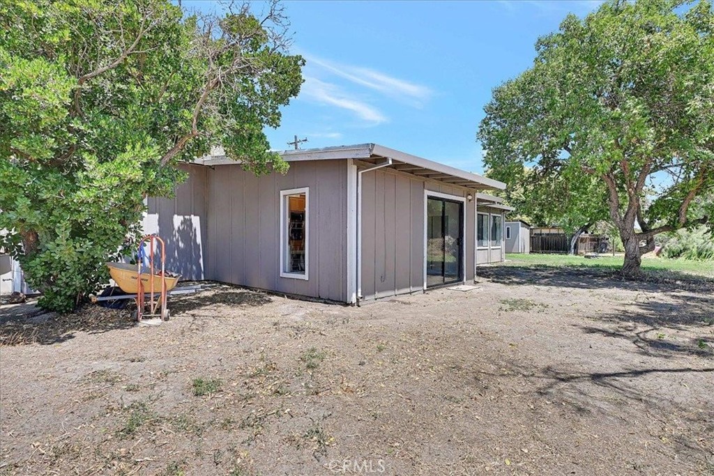 1732 Wescott Road Colusa, CA 95932 - Photo 54 of 56 a backyard of a house with table and chairs