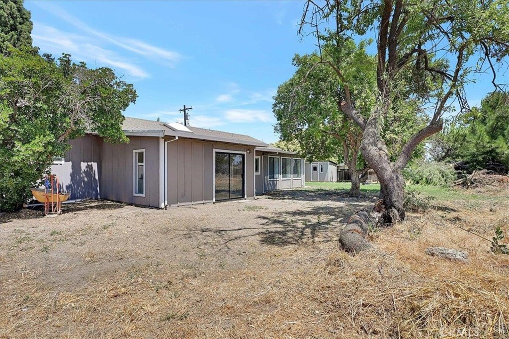 1732 Wescott Road Colusa, CA 95932 - Photo 55 of 56 a front view of a house with a garden