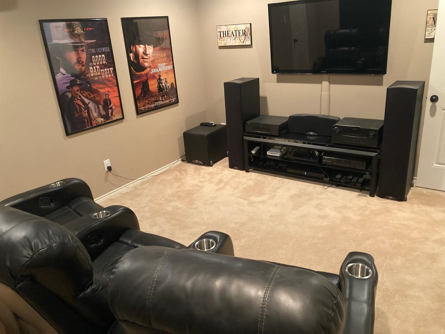 6120 75th Place Lubbock, TX 79424 - Photo 11 of 30 a living room with furniture