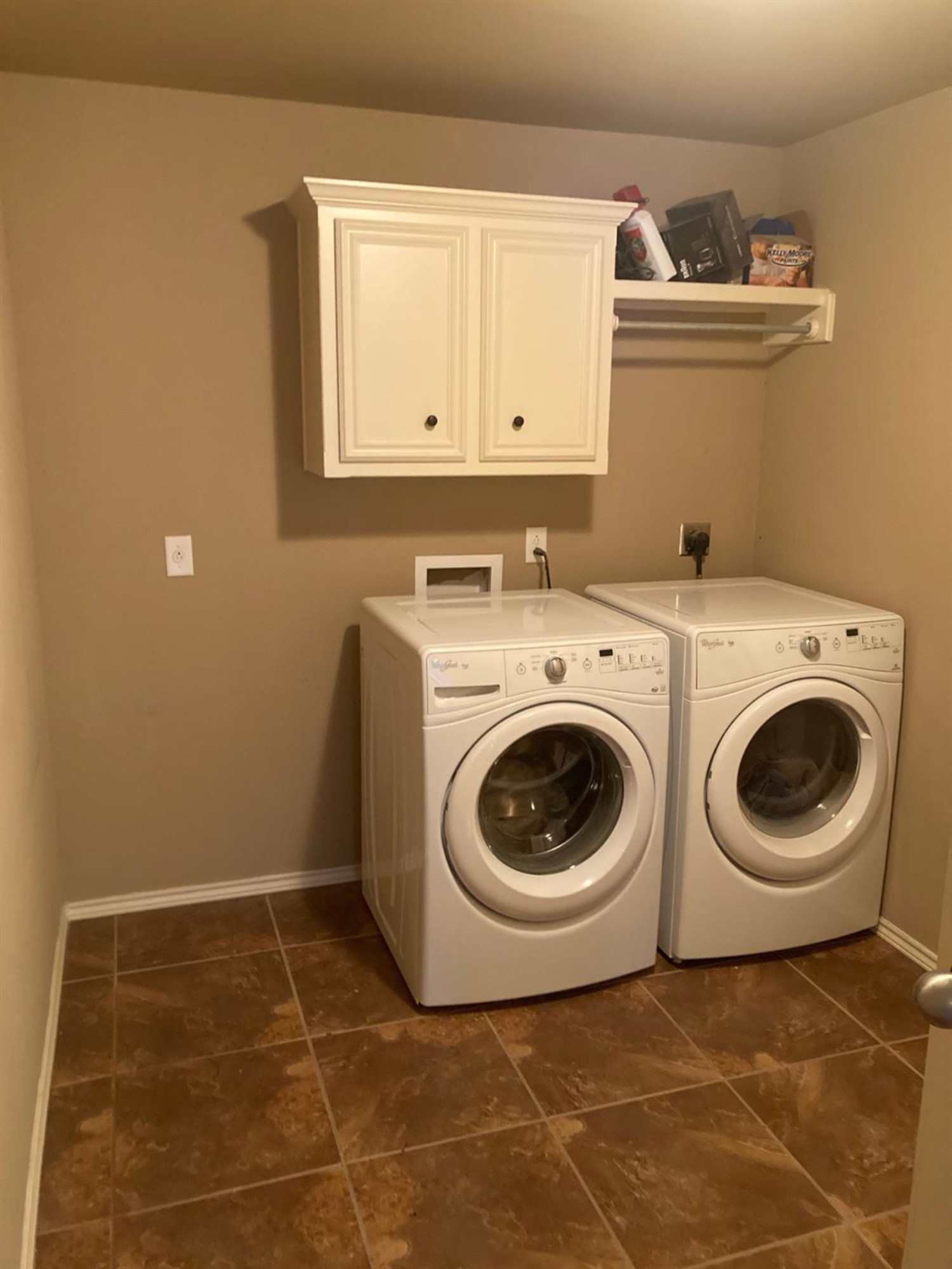 6120 75th Place Lubbock, TX 79424 - Photo 22 of 30 a utility room with dryer and washer