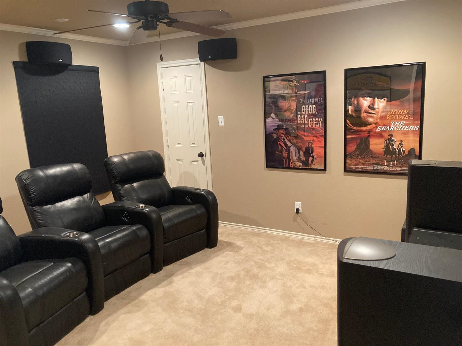 6120 75th Place Lubbock, TX 79424 - Photo 10 of 30 a living room with furniture