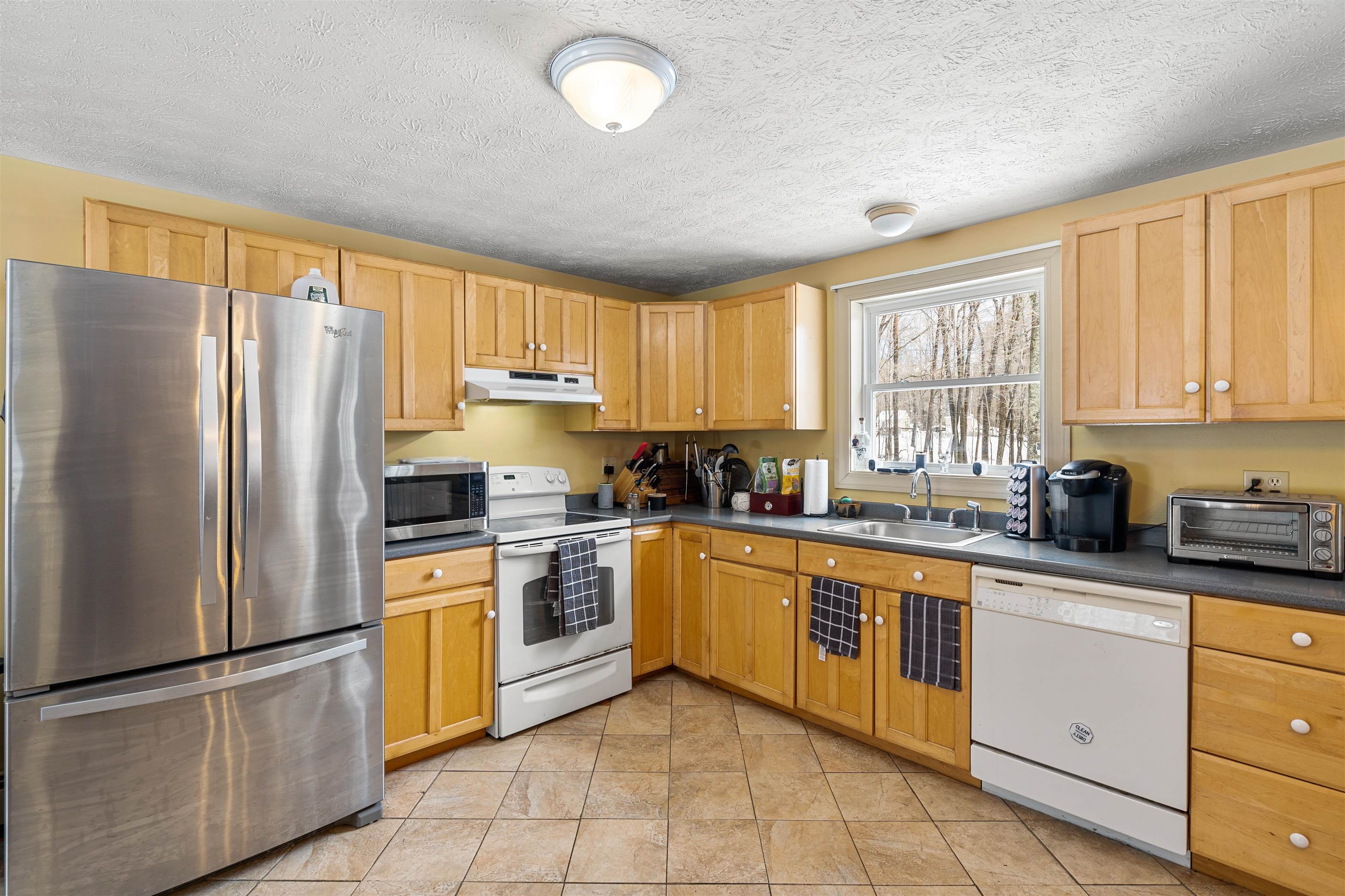 472 Barnard Hill Road Weare, NH 03281 - Photo 5 of 37 Gallery Image 5
