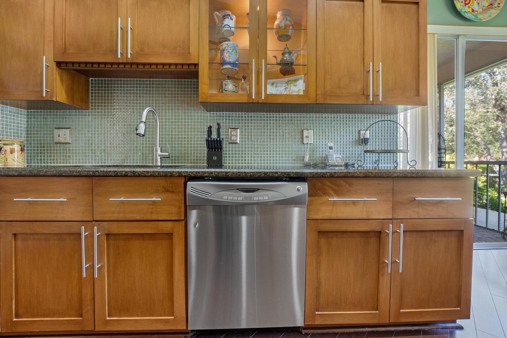 8653 Vía Reale, Unit 49U Boca Raton, FL 33496 - Photo 11 of 44 KITCHEN
