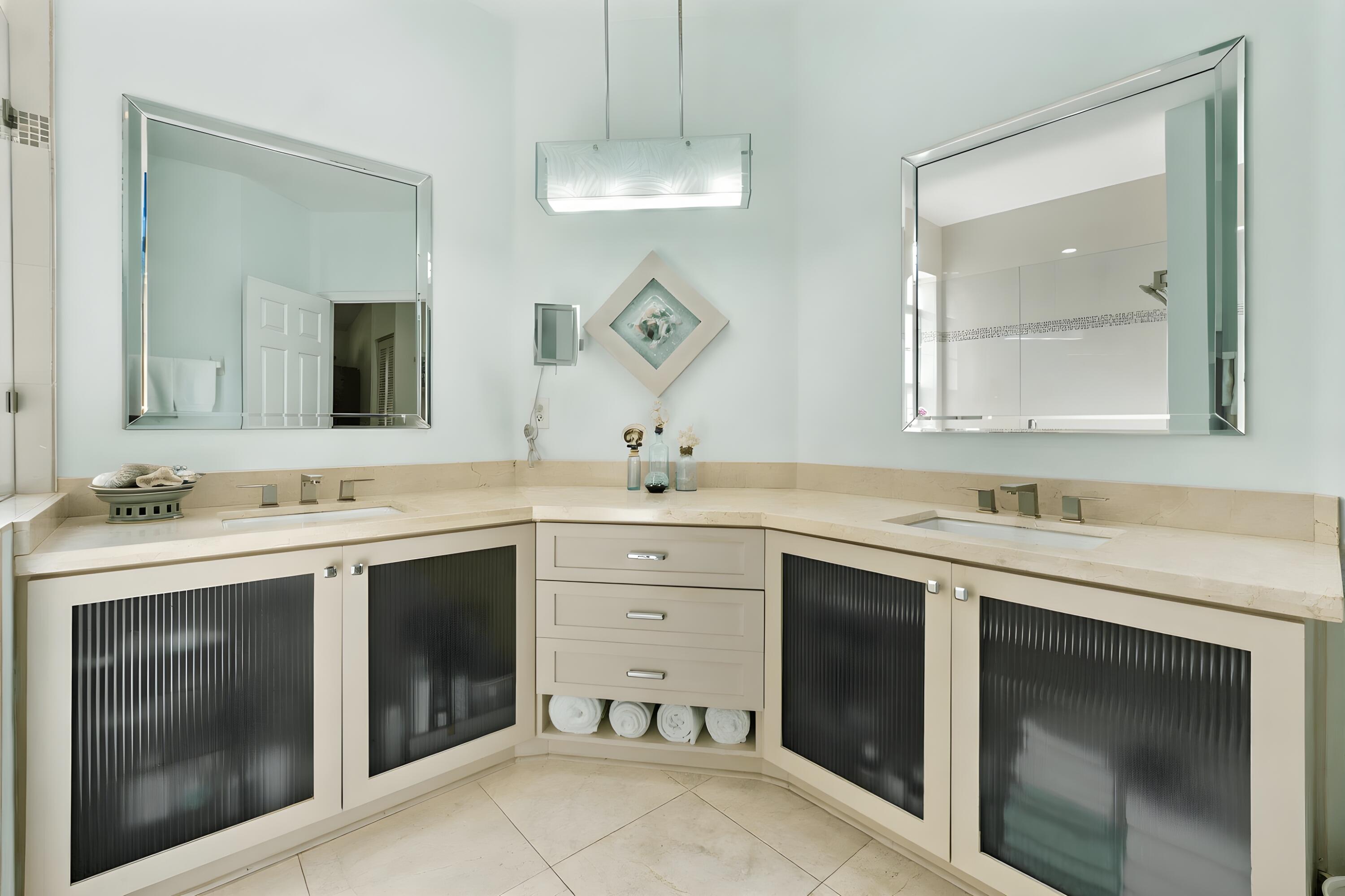 8653 Vía Reale, Unit 49U Boca Raton, FL 33496 - Photo 20 of 44 stager_ai_image bathroom