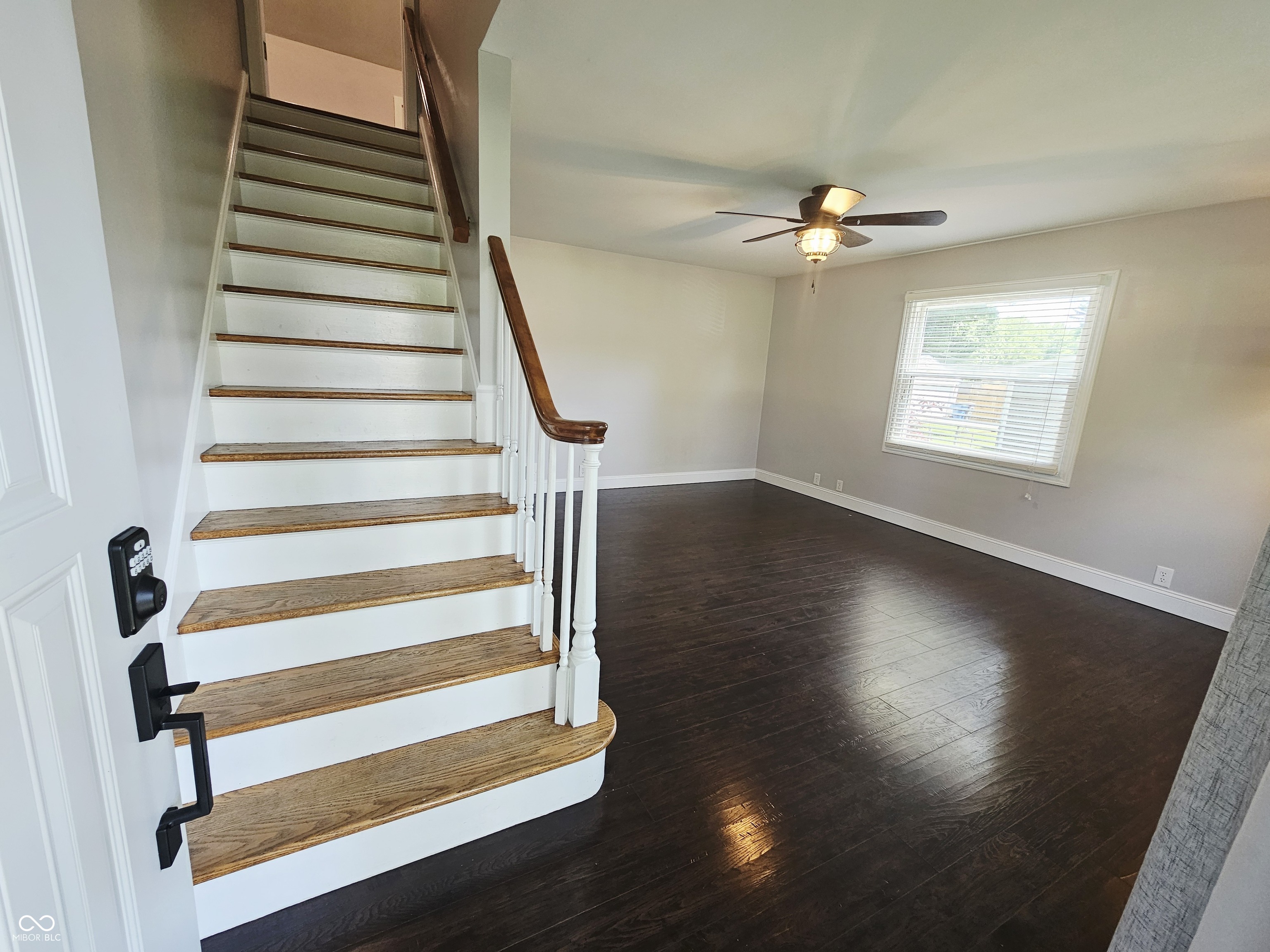 428 Maxwell Road Indianapolis, IN 46217 - Photo 4 of 28