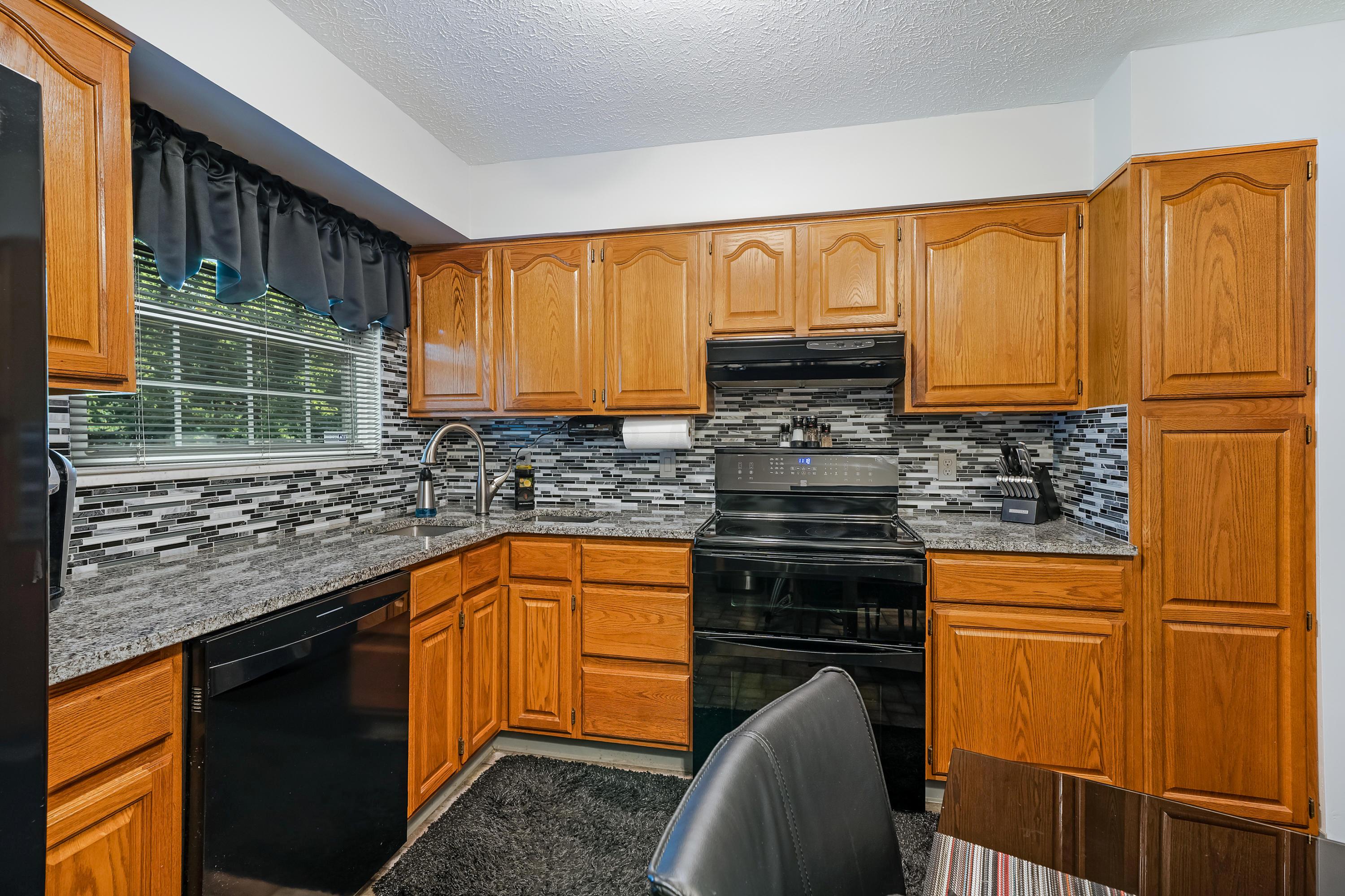 6347 Faircrest Road Columbus, OH 43229 - Photo 16 of 27 Gallery Image 16