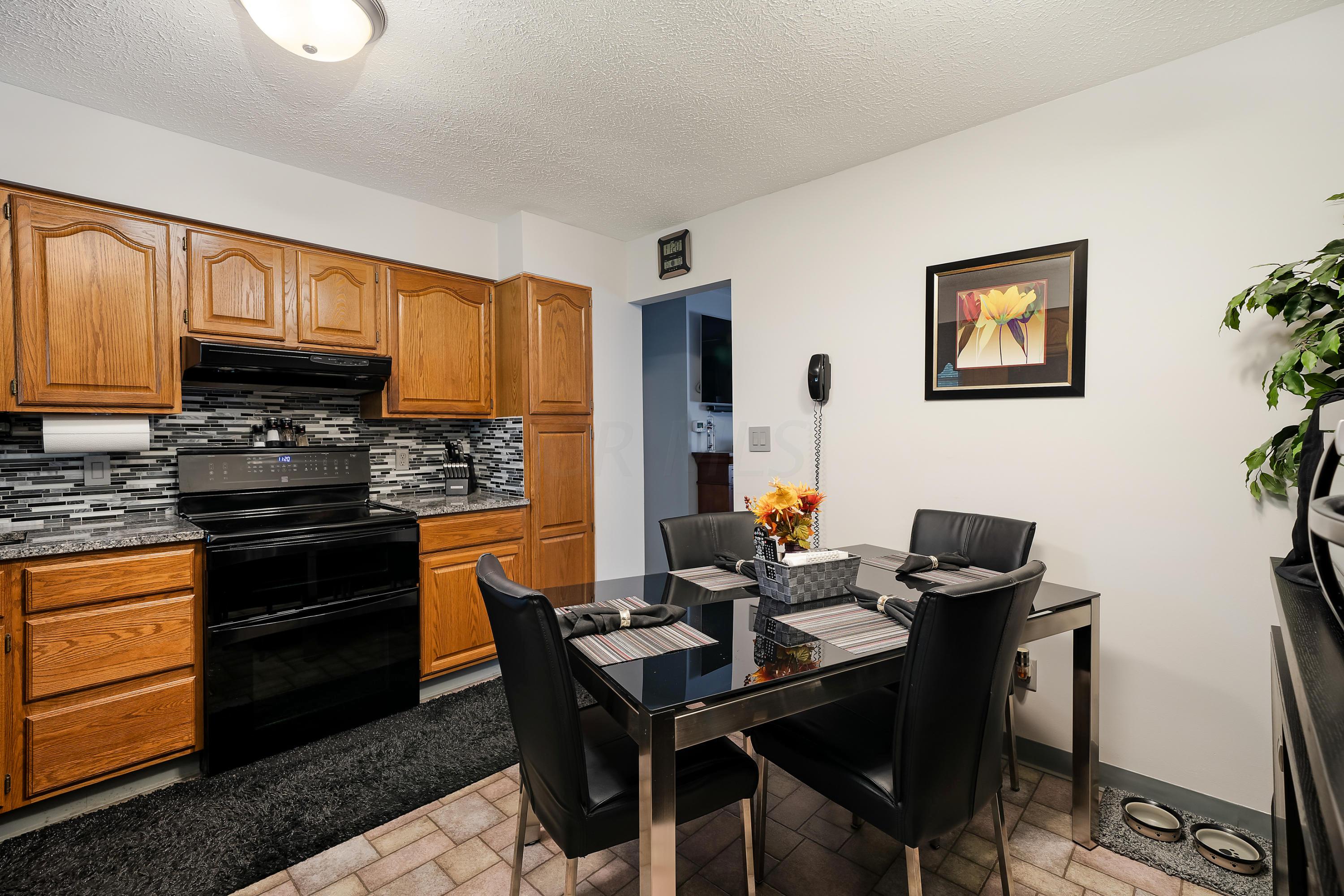 6347 Faircrest Road Columbus, OH 43229 - Photo 18 of 27 Gallery Image 18