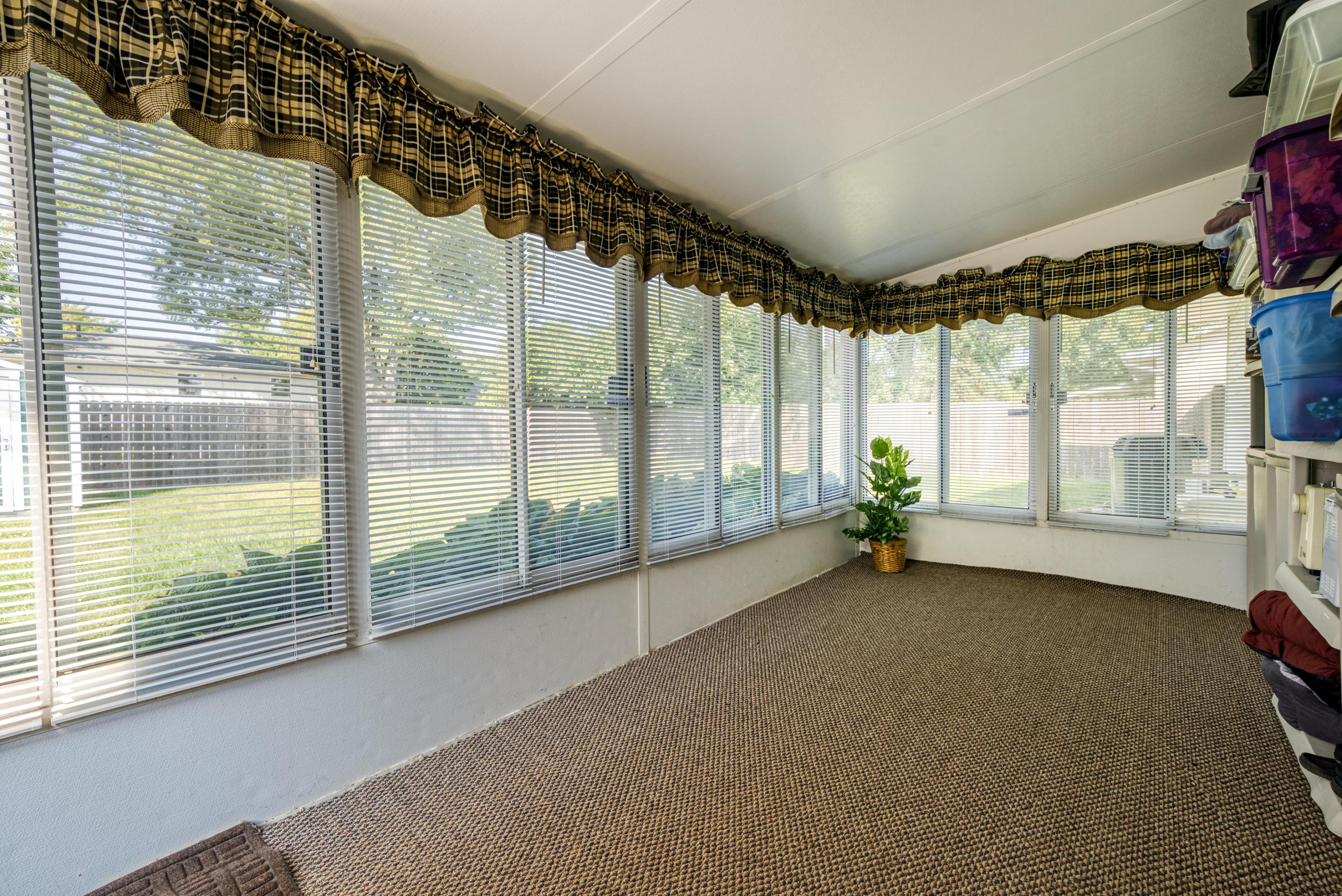 6347 Faircrest Road Columbus, OH 43229 - Photo 23 of 27 Gallery Image 23