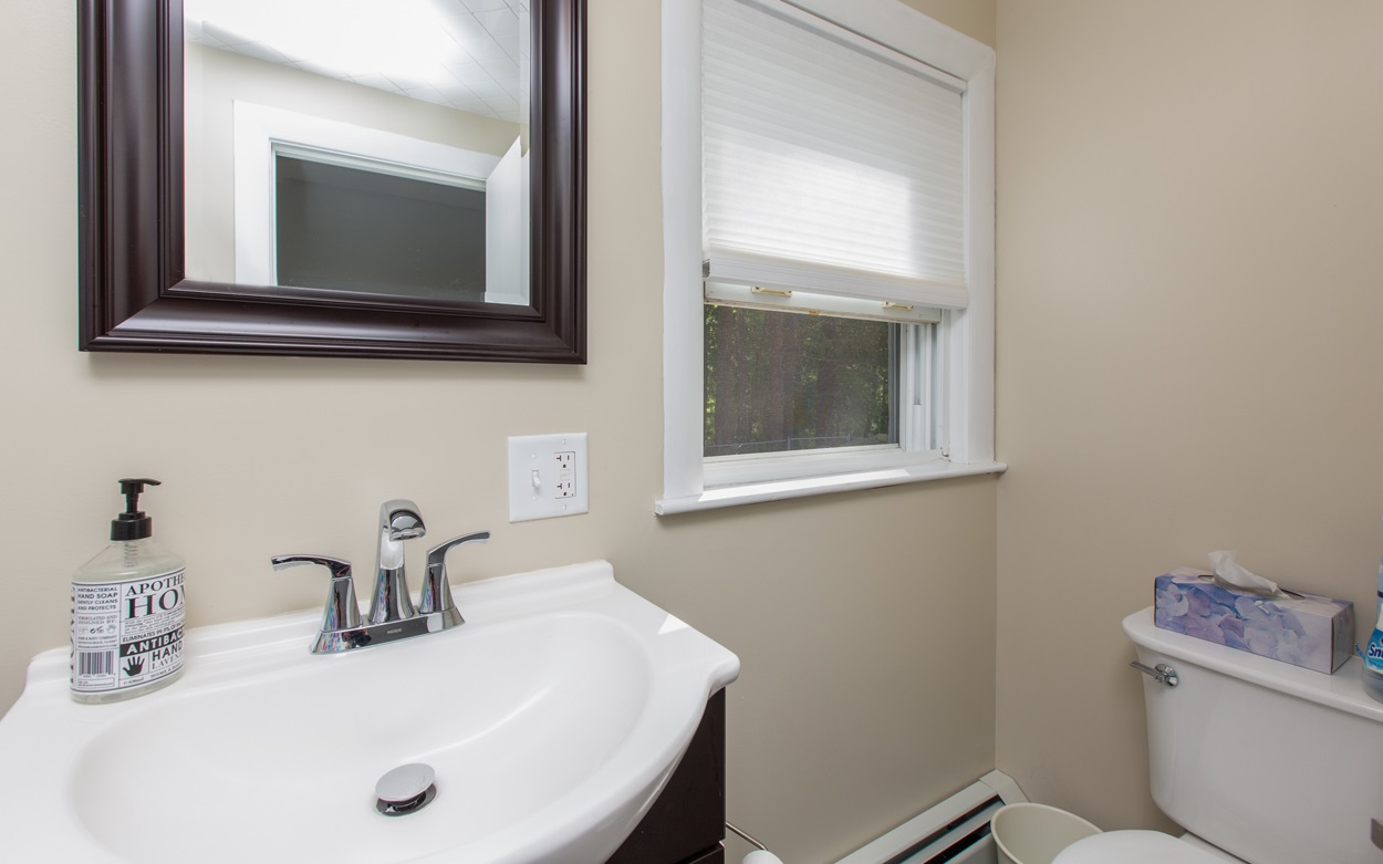 35 Lawrence Road Salem, NH 03079 - Photo 31 of 40 Gallery Image 31