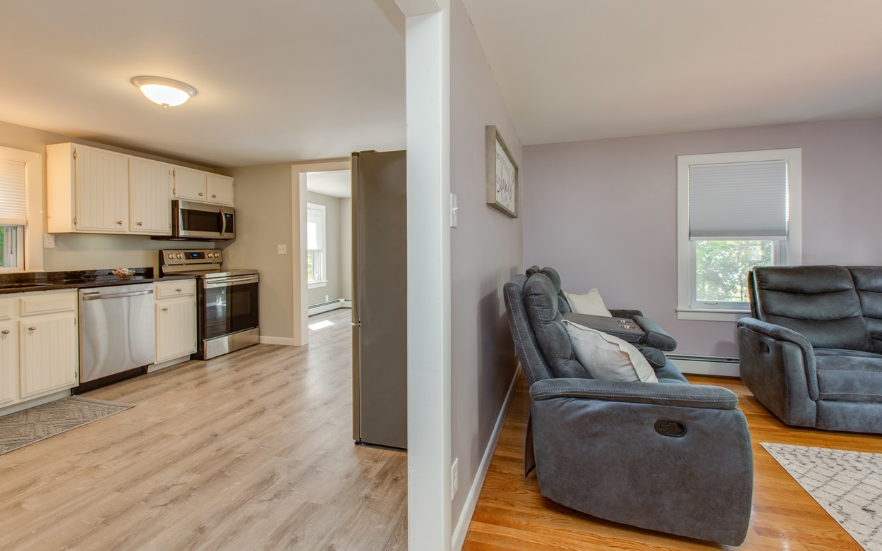 35 Lawrence Road Salem, NH 03079 - Photo 9 of 40 Gallery Image 9