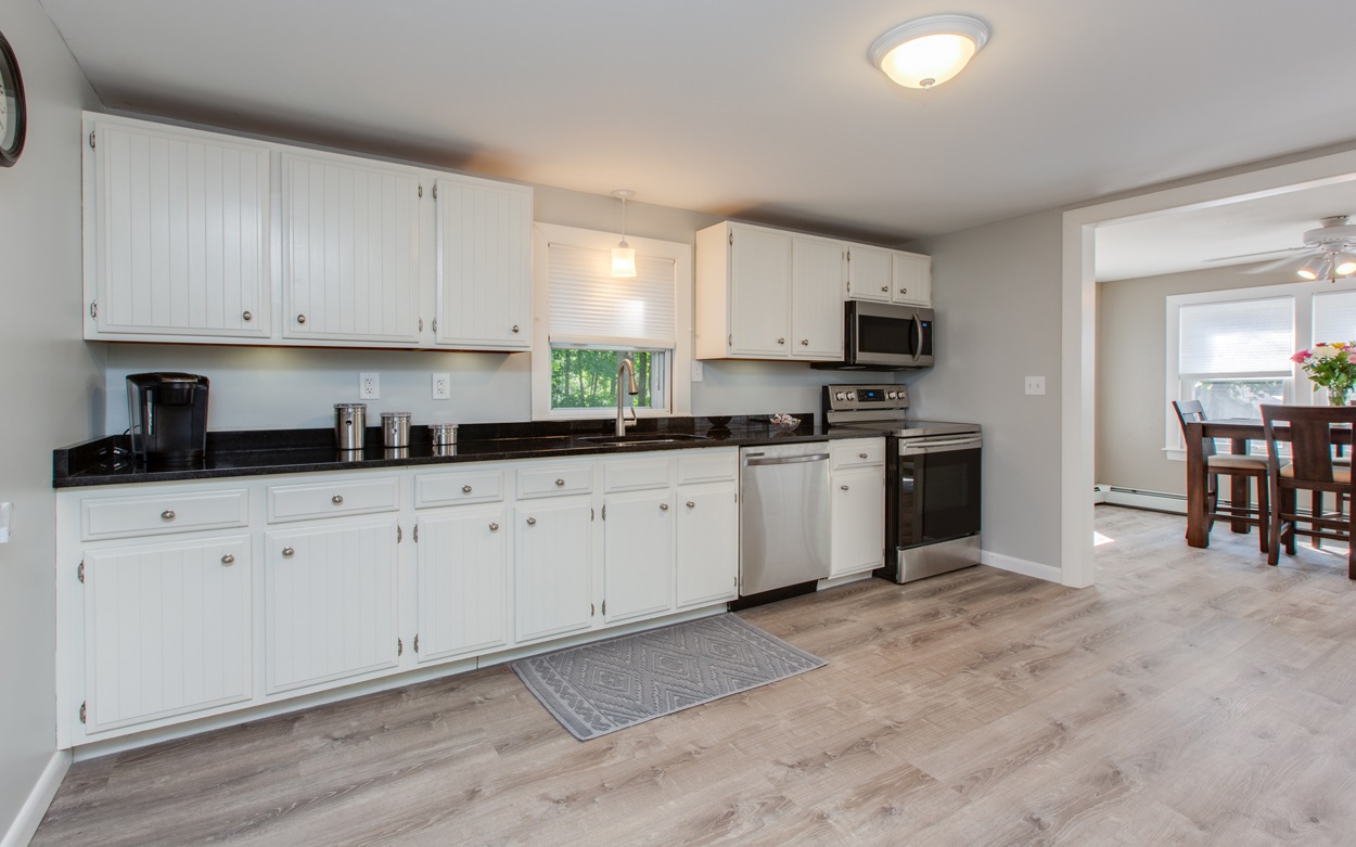 35 Lawrence Road Salem, NH 03079 - Photo 10 of 40 Gallery Image 10