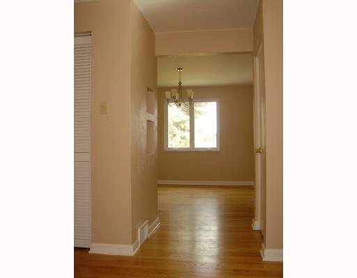 152 Herbst Road Coraopolis, PA 15108 - Photo 12 of 14 Dining Room.