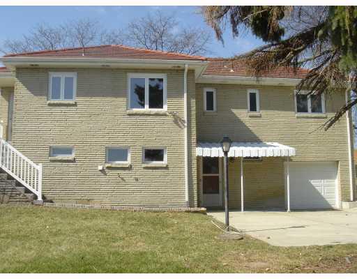 152 Herbst Road Coraopolis, PA 15108 - Photo 13 of 14 Exterior Back.