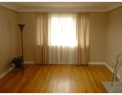 152 Herbst Road Coraopolis, PA 15108 - Photo 3 of 14 Living Room.