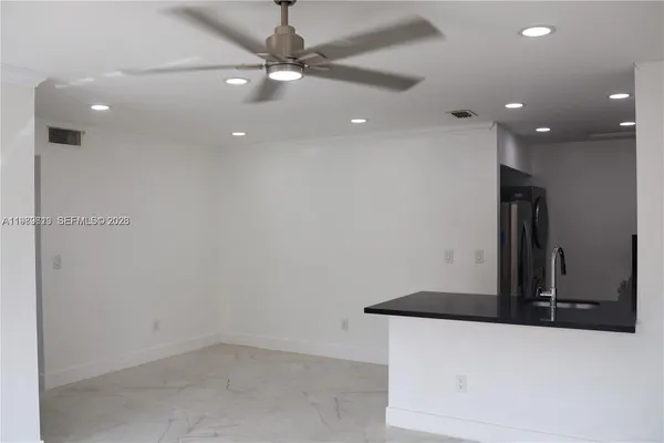 $2,200 | 2550 West 67th Place, Unit 2232, Hialeah, FL 33016