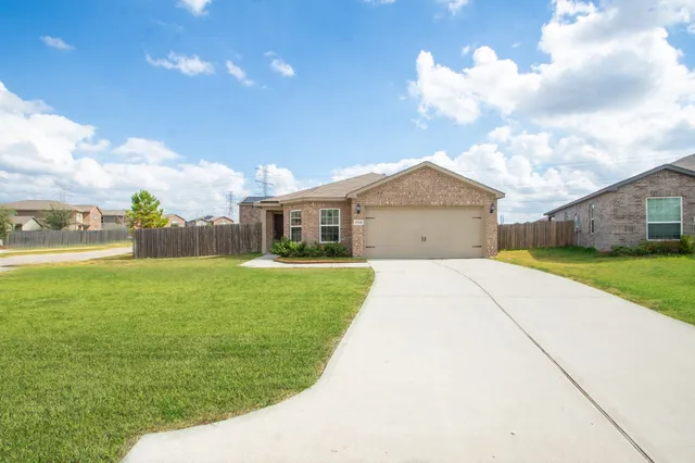 $259,900 | 15318 Central Lakes Drive, Humble, TX 77396