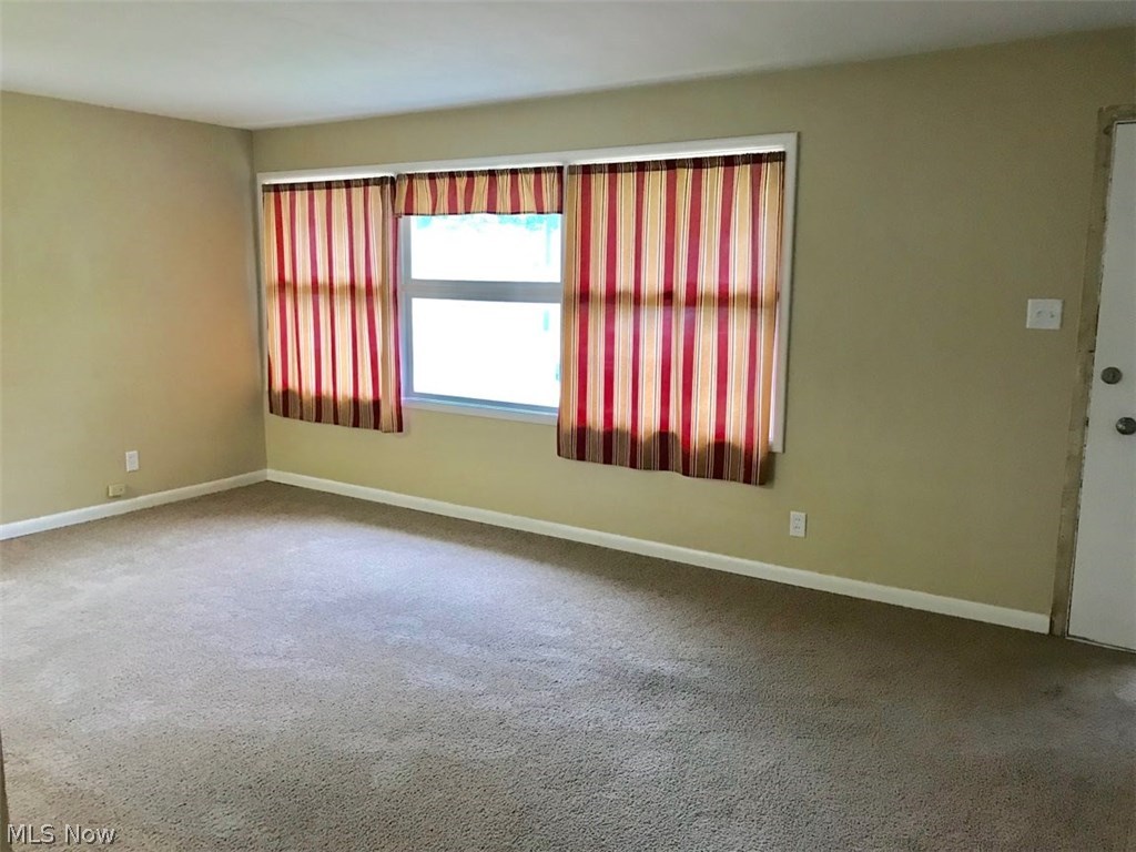 2615 Overbrook Road Cuyahoga Falls, OH 44221 - Photo 5 of 26