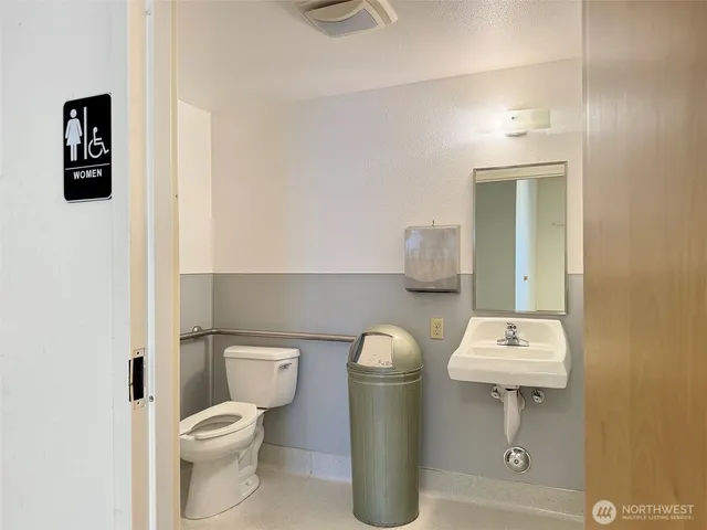 a view of a storage & utility room