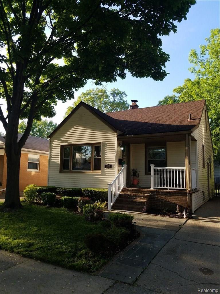 2208 Ridgemont Road Grosse Pointe, MI 48236 - Photo 1 of 21 Front.jpg