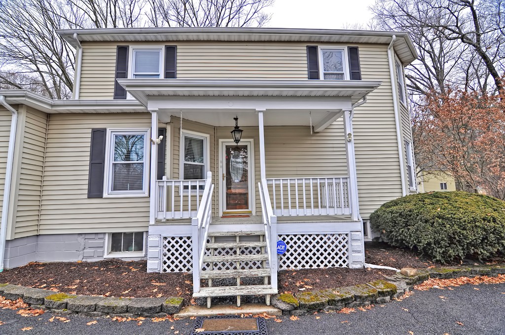 68 Deanville Road Attleboro, MA 02703 - Photo 2 of 26 Gallery Image 2