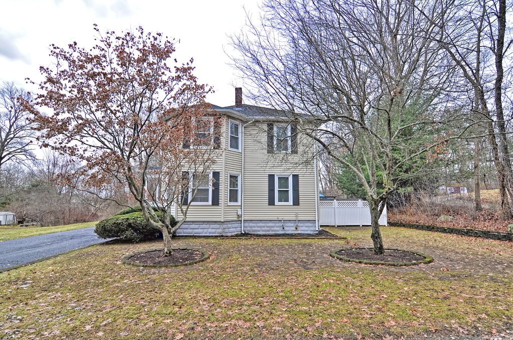 68 Deanville Road Attleboro, MA 02703 - Photo 3 of 26 Gallery Image 3