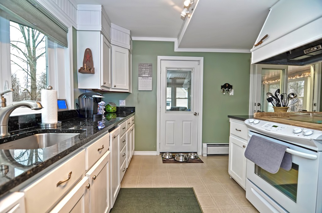 68 Deanville Road Attleboro, MA 02703 - Photo 6 of 26 Gallery Image 6