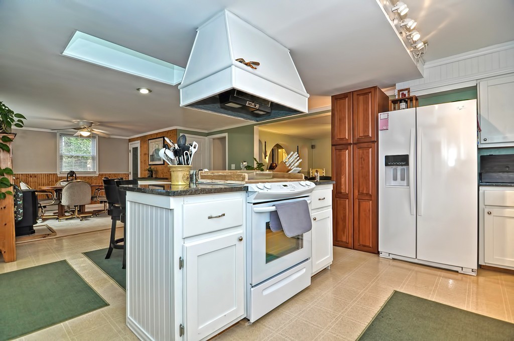 68 Deanville Road Attleboro, MA 02703 - Photo 7 of 26 Gallery Image 7